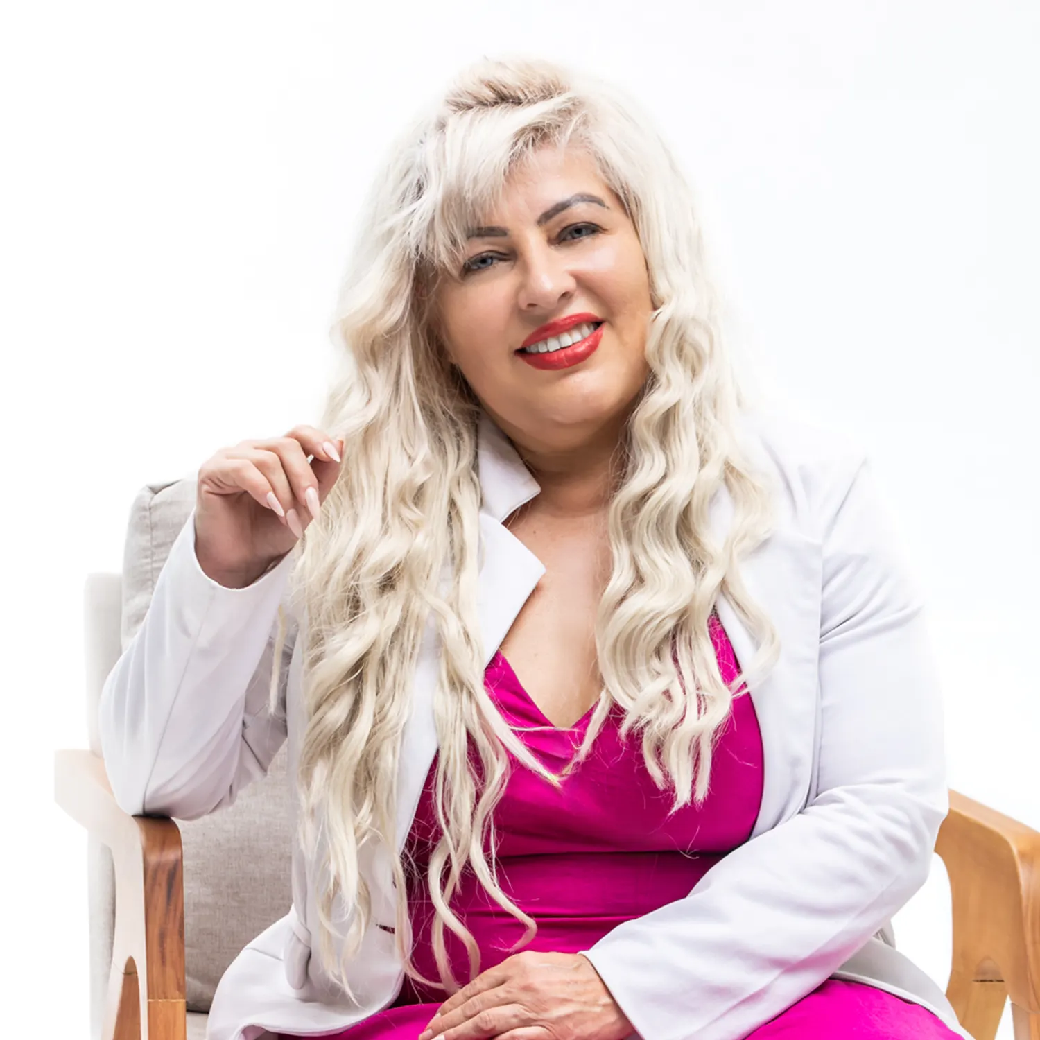 Foto ilustrativa de Cintia Siqueira em campanha — substitua pela fotografia real